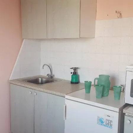 Aliki's Studio By A Shared Pool Διαμέρισμα