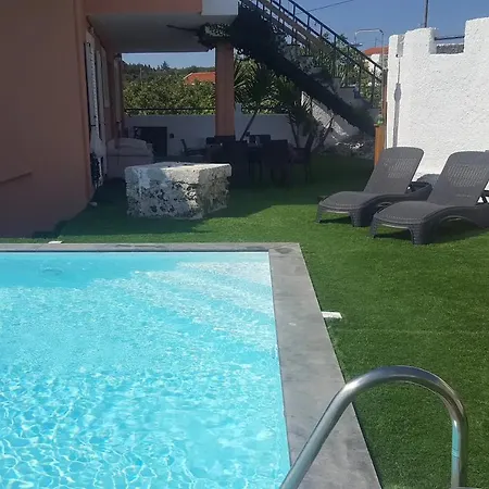 Διαμέρισμα Aliki's Studio By A Shared Pool